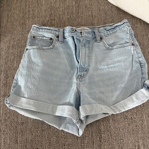 Abercrombie & Fitch The Dad High Rise Shorts